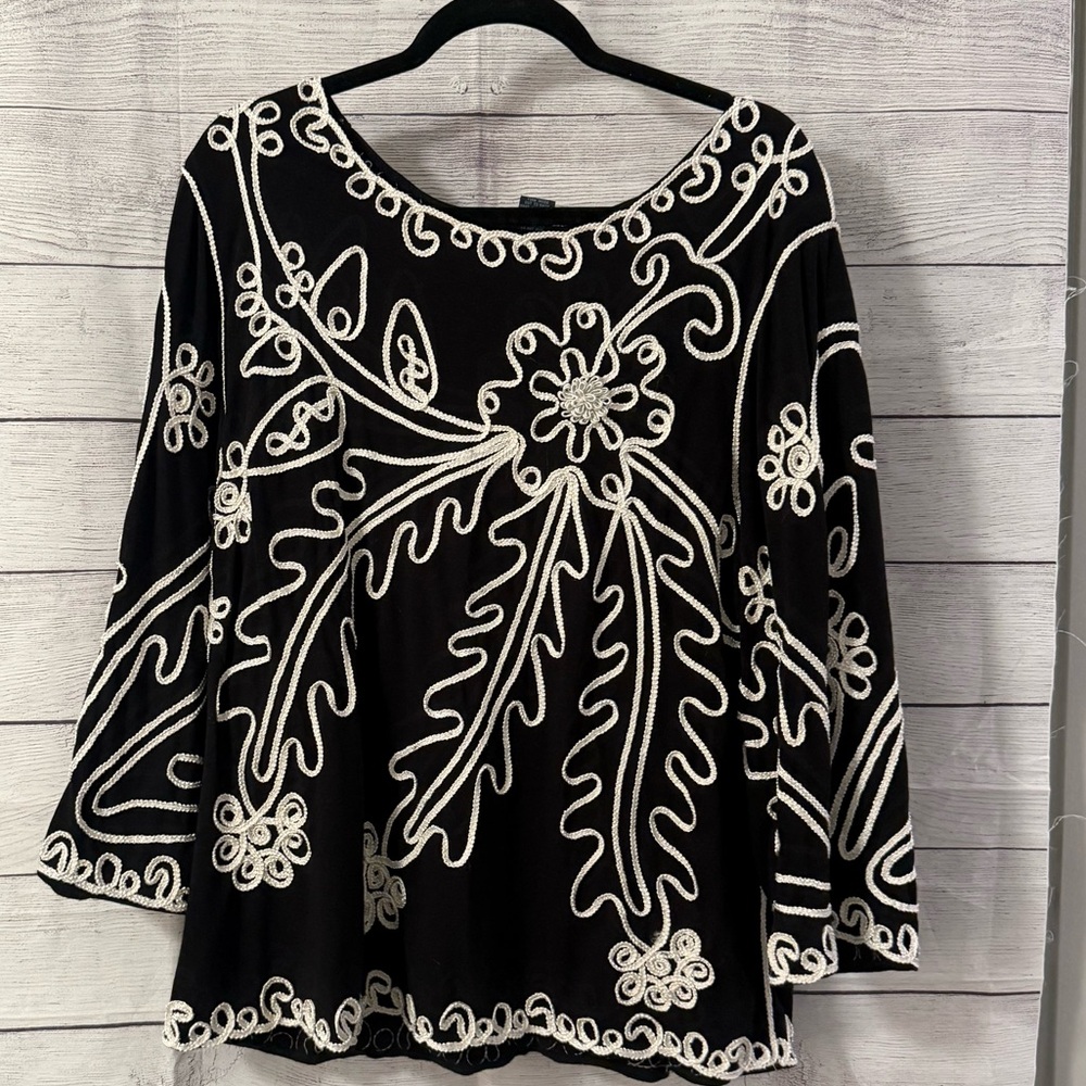 Saint Tropez West Black Top with White Embroidery - Picture 2 of 4